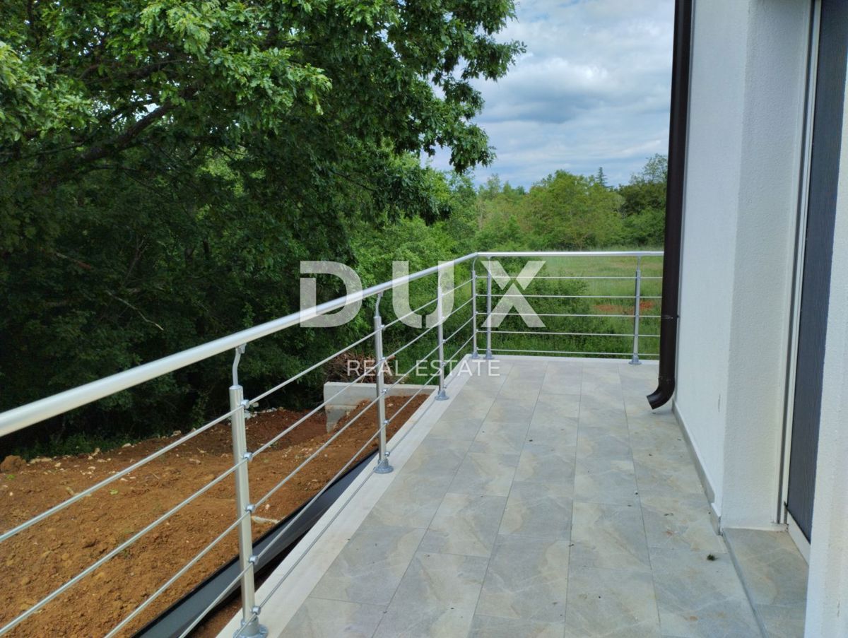 ISTRIA, PARENZO - Casa con piscina in posizione tranquilla