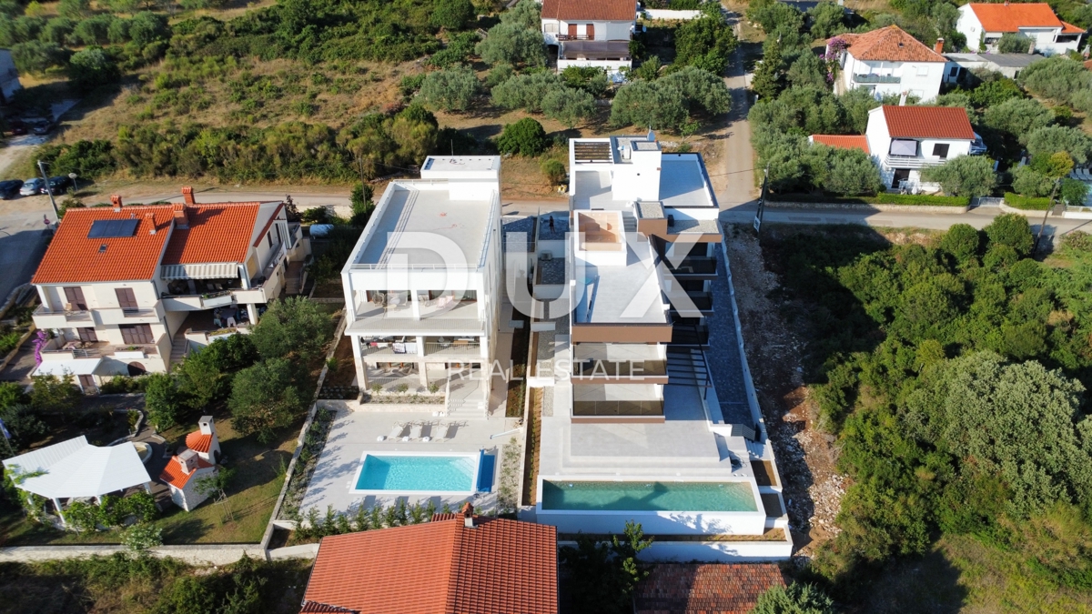 ZARA, KOŽINO - Attico unico a 100 metri dalla spiaggia con spettacolare vista sul mare e piscina riscaldata sulla terrazza panoramica! S4