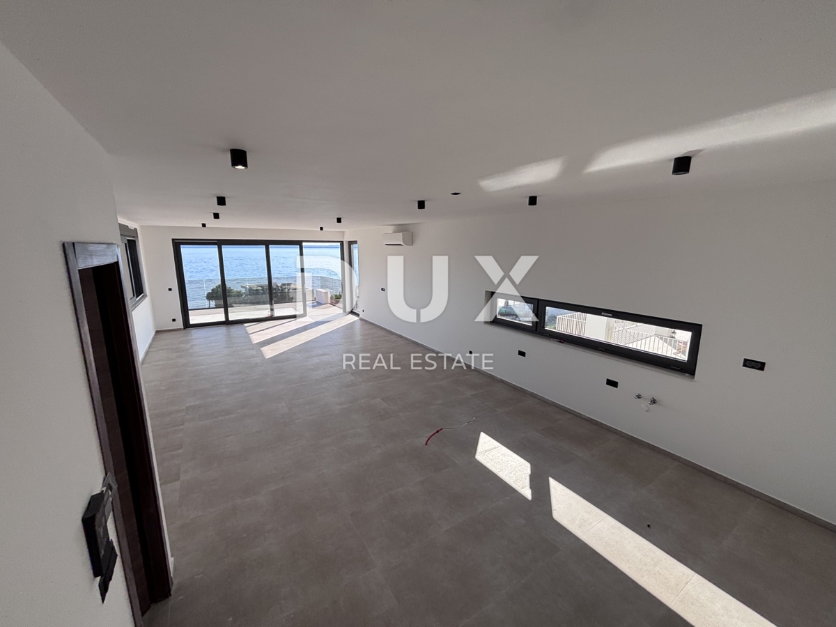 ZARA, KOŽINO - Attico unico a 100 metri dalla spiaggia con spettacolare vista sul mare e piscina riscaldata sulla terrazza panoramica! S4