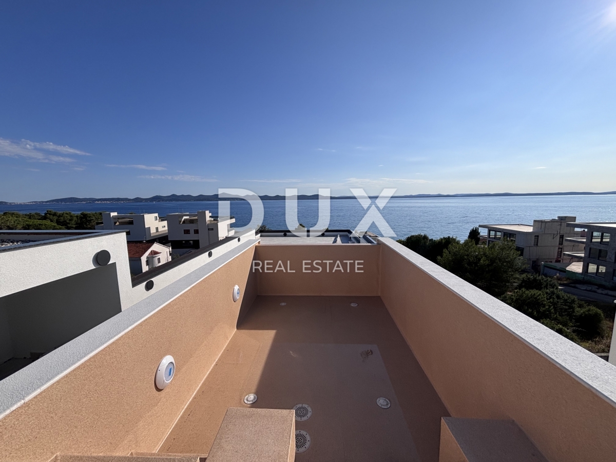 ZARA, KOŽINO - Attico unico a 100 metri dalla spiaggia con spettacolare vista sul mare e piscina riscaldata sulla terrazza panoramica! S4
