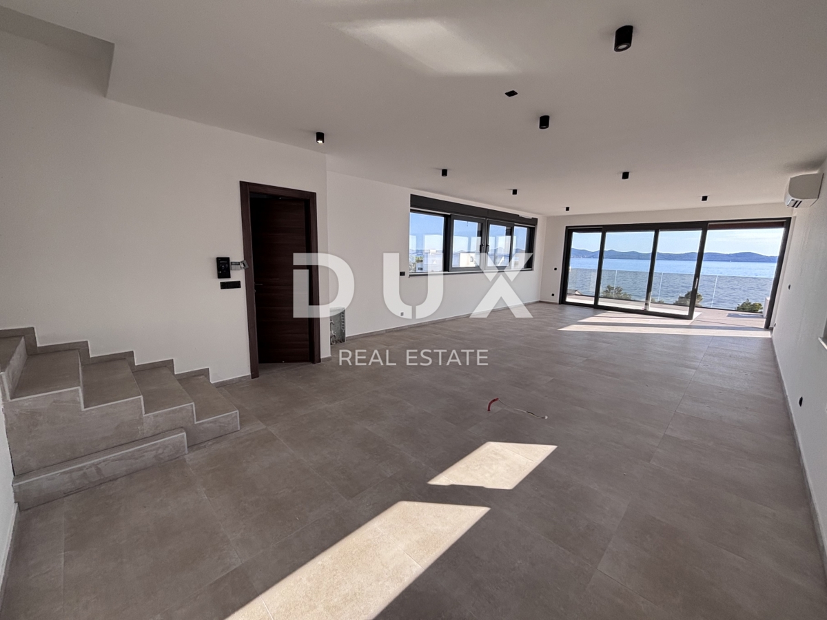 ZARA, KOŽINO - Attico unico a 100 metri dalla spiaggia con spettacolare vista sul mare e piscina riscaldata sulla terrazza panoramica! S4