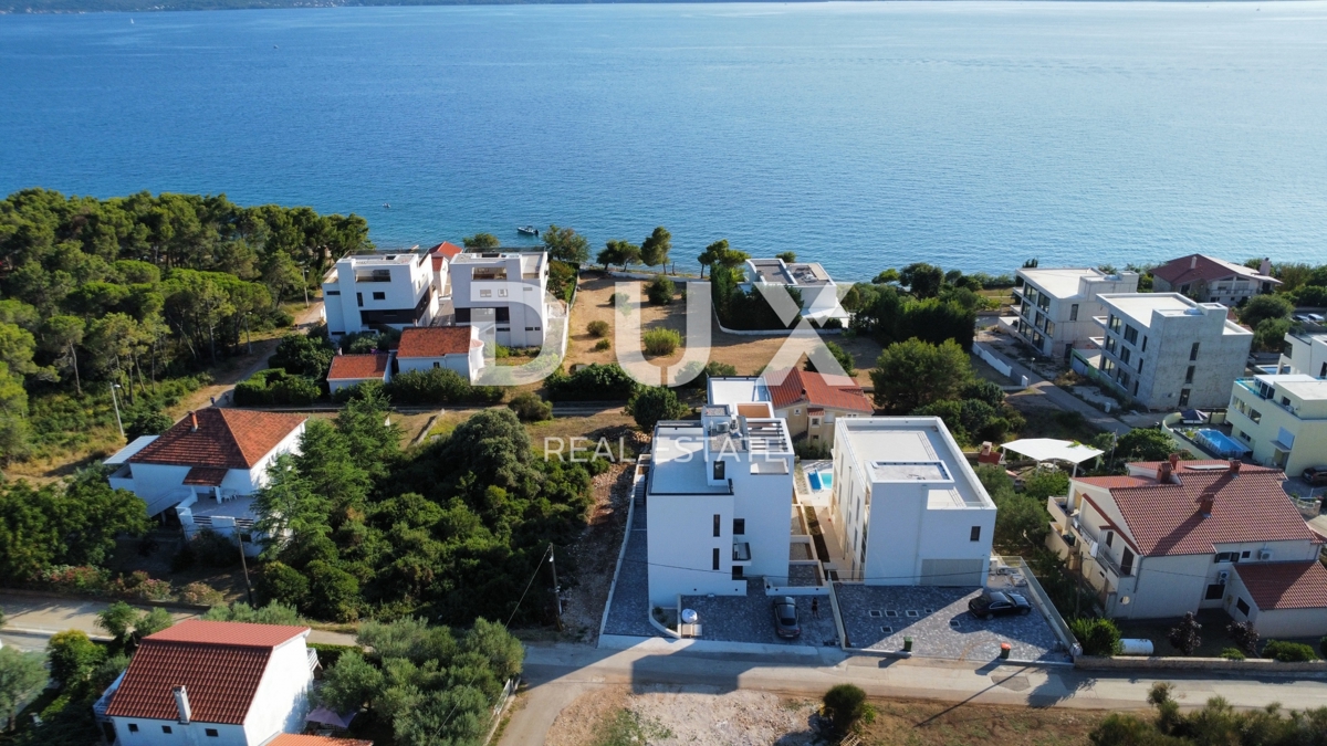 ZARA, KOŽINO - Attico unico a 100 metri dalla spiaggia con spettacolare vista sul mare e piscina riscaldata sulla terrazza panoramica! S4