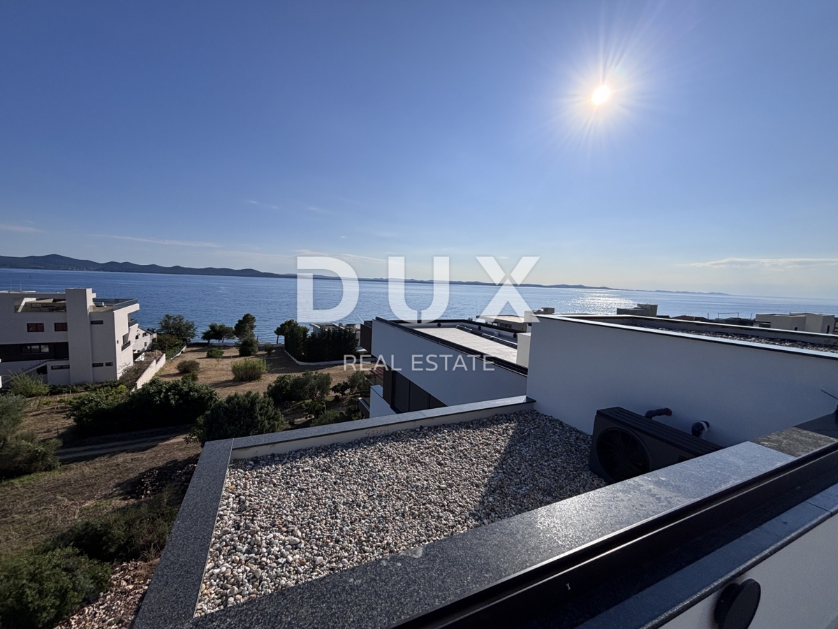 ZARA, KOŽINO - Attico unico a 100 metri dalla spiaggia con spettacolare vista sul mare e piscina riscaldata sulla terrazza panoramica! S4