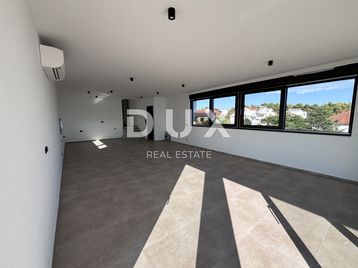 ZARA, KOŽINO - Attico unico a 100 metri dalla spiaggia con spettacolare vista sul mare e piscina riscaldata sulla terrazza panoramica! S4