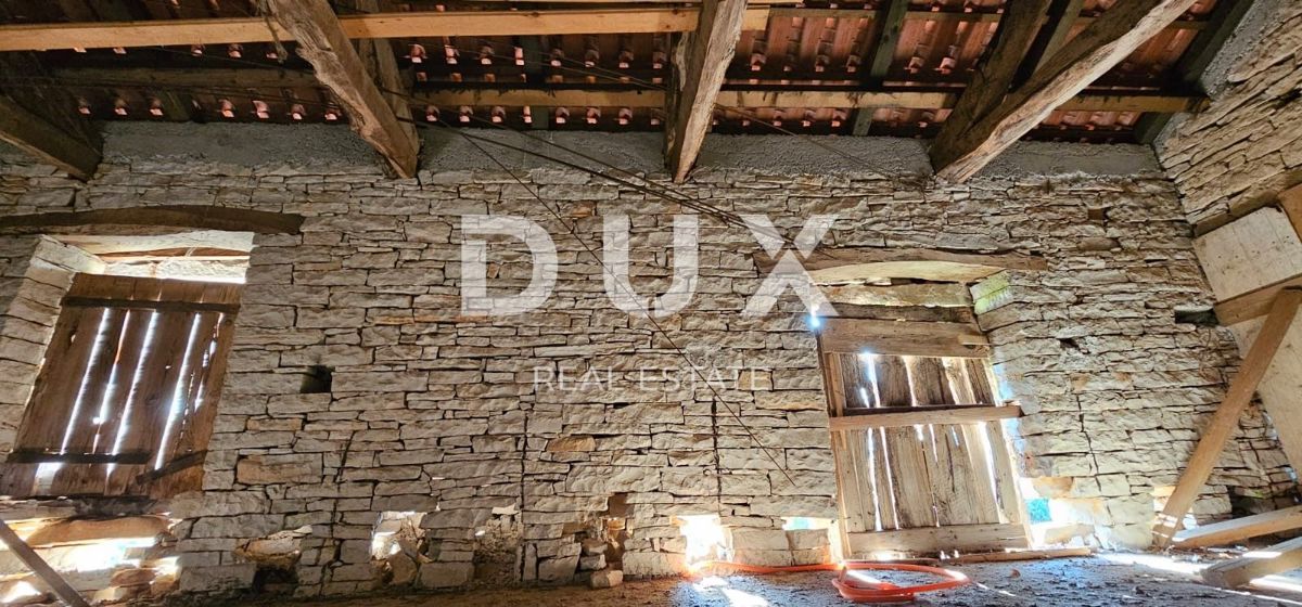 ISTRIA, OPRTALJ - Casa in pietra in una bellissima tenuta