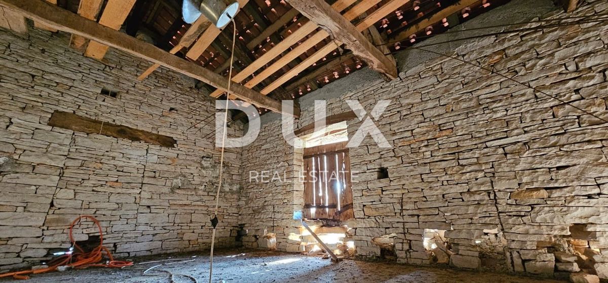 ISTRIA, OPRTALJ - Casa in pietra in una bellissima tenuta