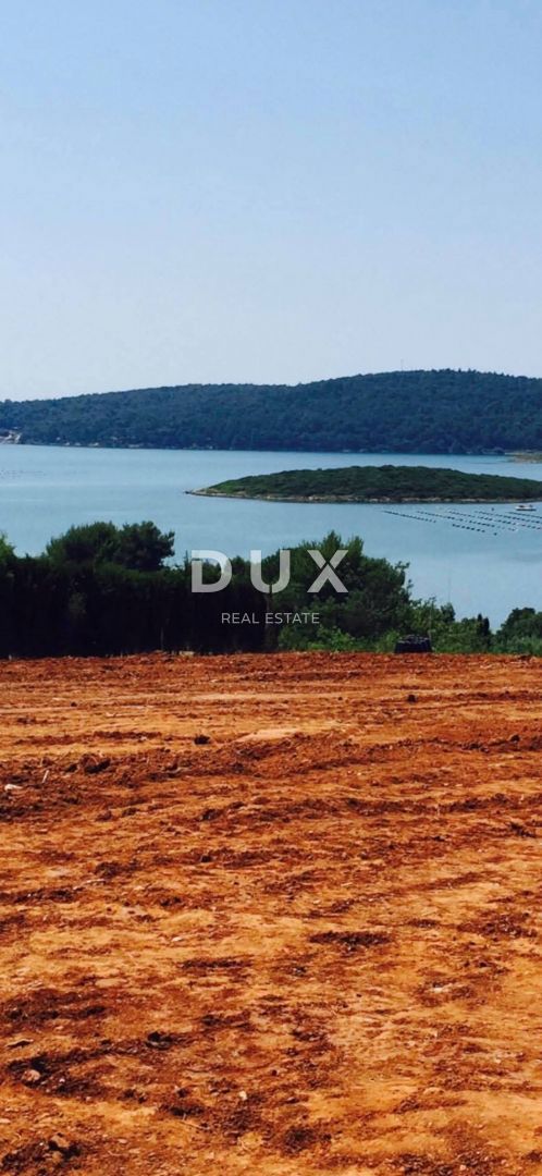 ISTRIA, MEDOLINO - Terreno edificabile con spettacolare vista mare!