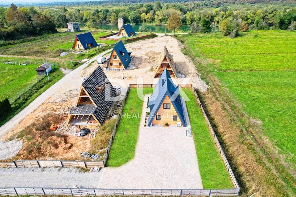 KARLOVAC, BROĐANI - Oasi di pace in legno lungo il fiume Kupa - ideale per vivere o per investimenti turistici 