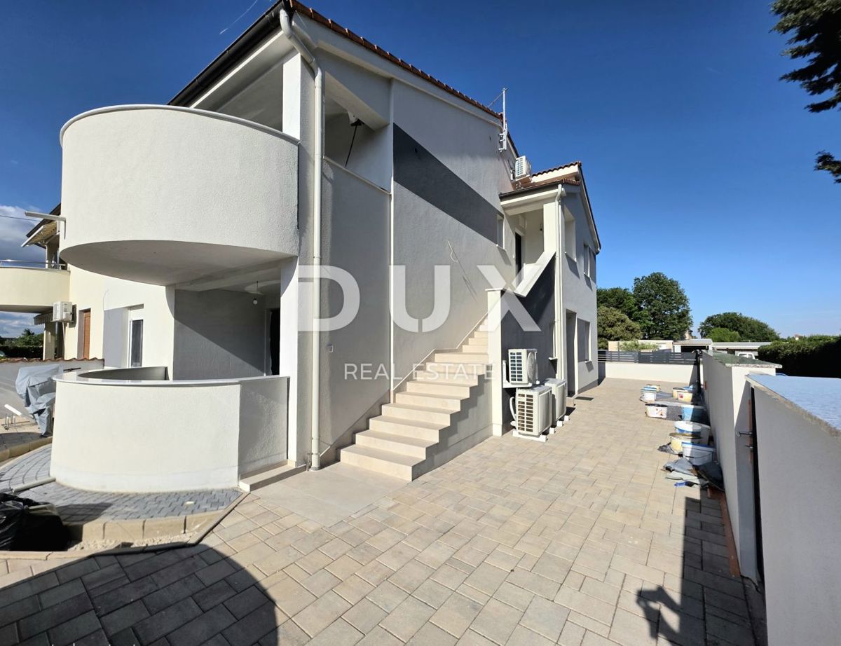 ISTRIA, ŠIŠAN - Palazzina con due unità abitative e un edificio ausiliario