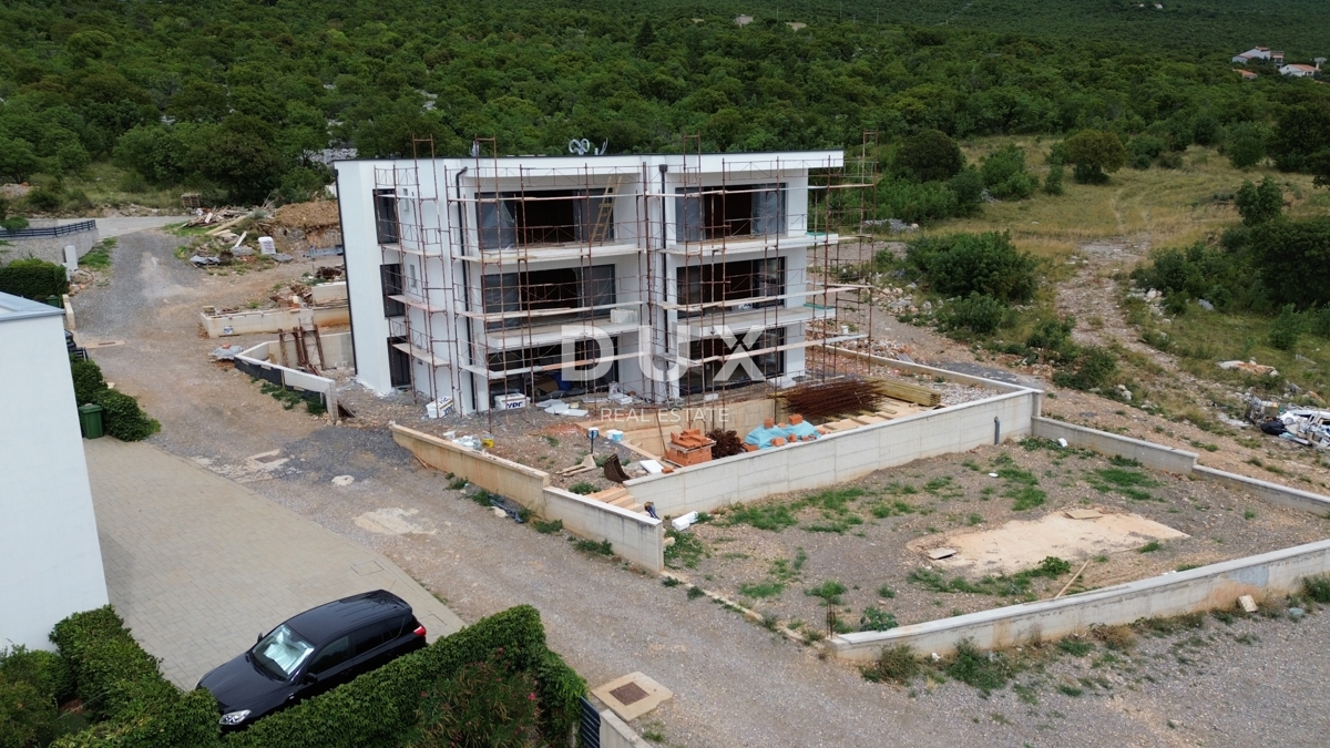 SMOKVICA - 3 camere da letto + soggiorno con piscina in comune a 60 metri dal mare in un nuovo edificio