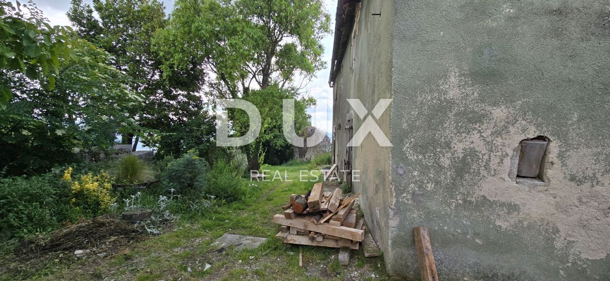 ISTRIA, GRAČIŠĆE - Casa indipendente in pietra da ristrutturare con vista