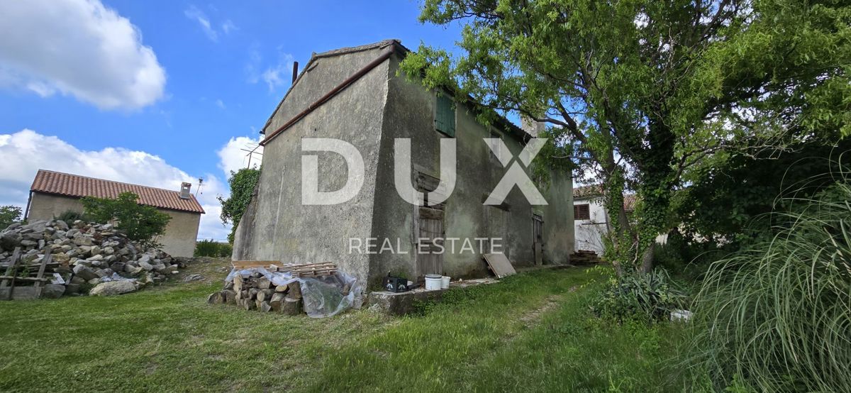 ISTRIA, GRAČIŠĆE - Casa indipendente in pietra da ristrutturare con vista