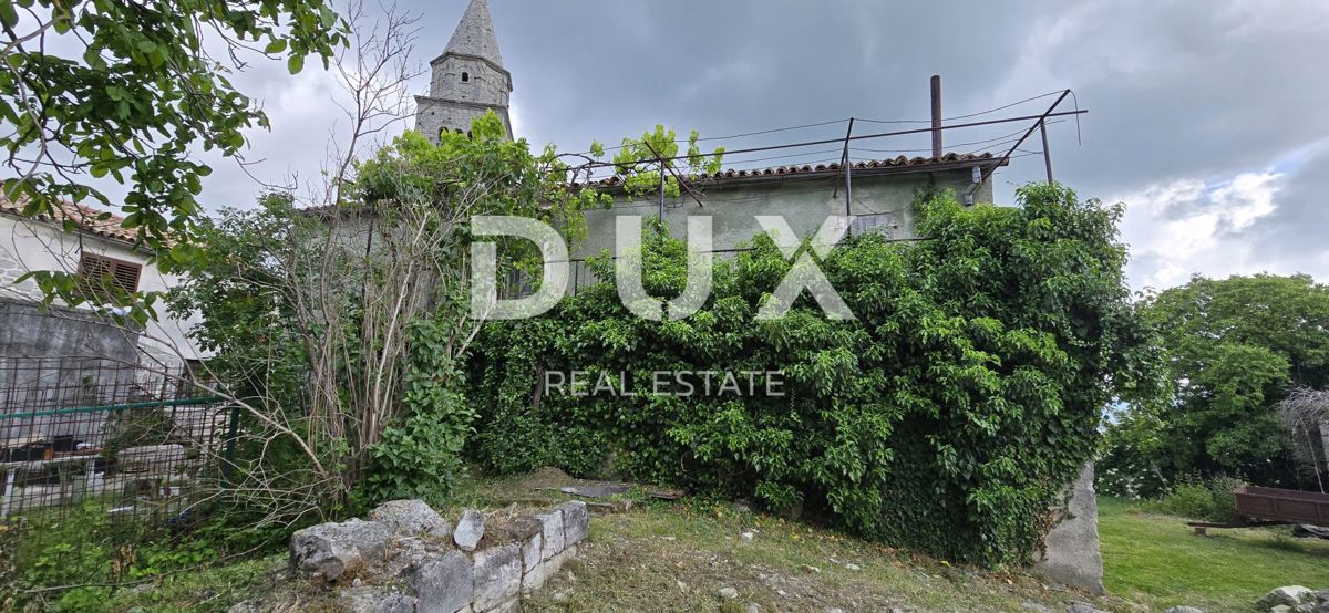 ISTRIA, GRAČIŠĆE - Casa indipendente in pietra da ristrutturare con vista