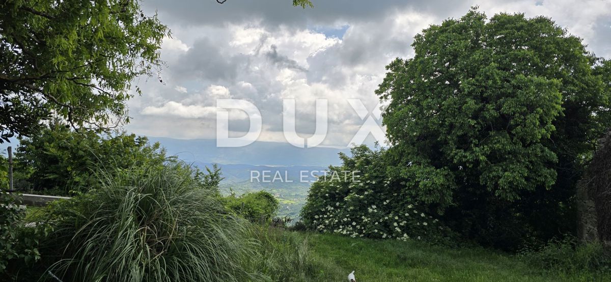 ISTRIA, GRAČIŠĆE - Casa indipendente in pietra da ristrutturare con vista