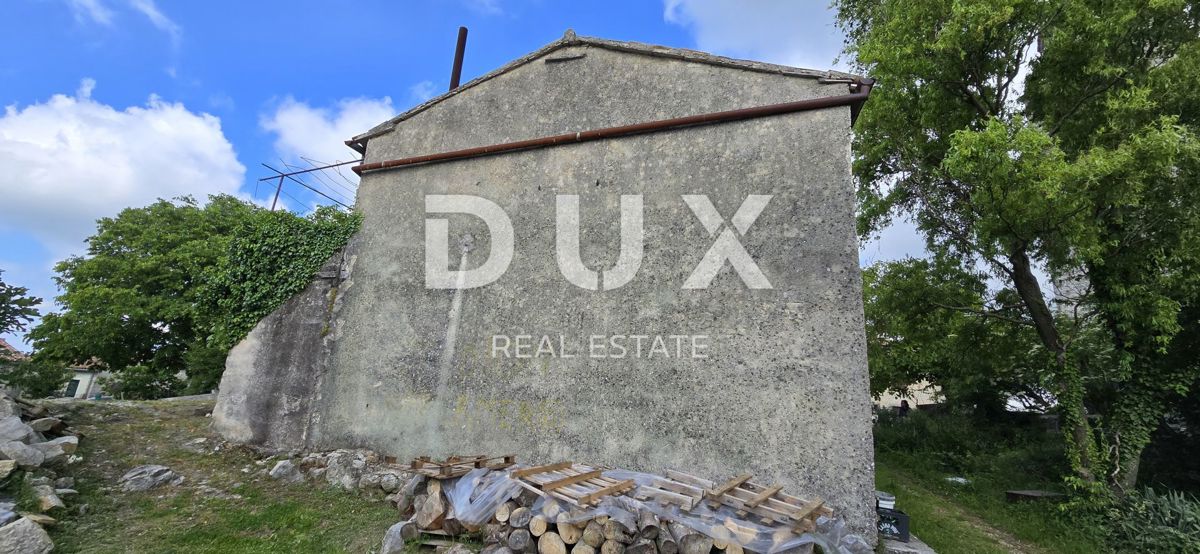 ISTRIA, GRAČIŠĆE - Casa indipendente in pietra da ristrutturare con vista