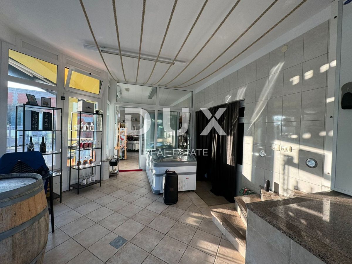 ISTRIA, MEDULIN - Edificio commerciale, 250 m2, in ottima posizione, pronto per continuare l'attività