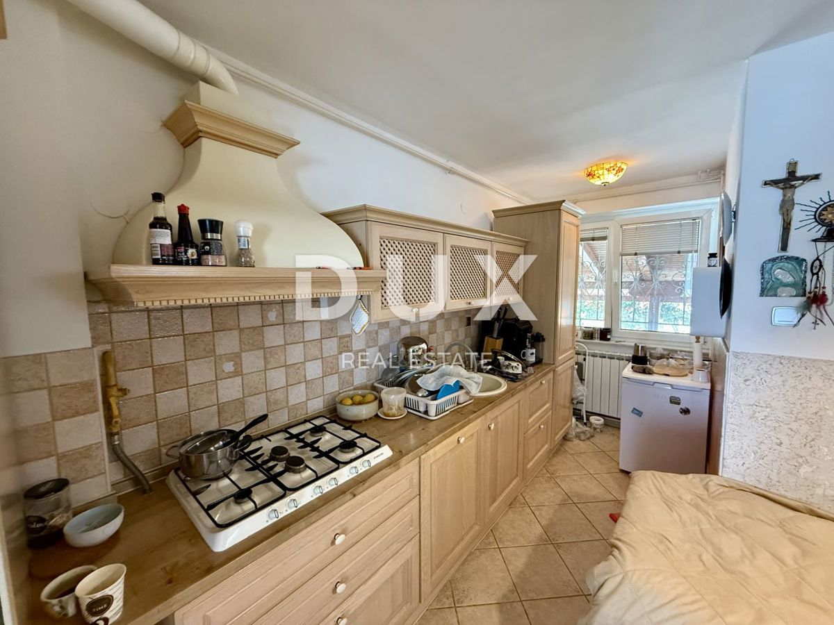 ZAGABRIA, MAKSIMIR - Spaziosa casa con 4 appartamenti, spazio commerciale e giardino!