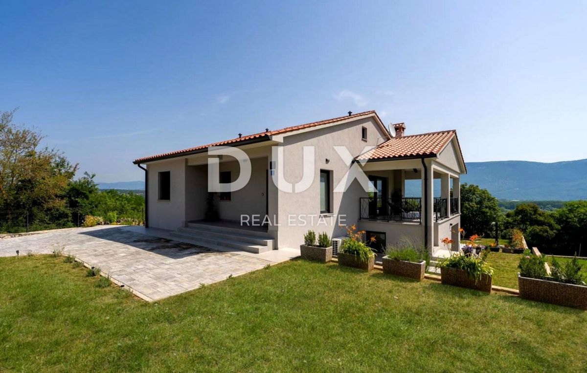 ISTRIA, LABIN - Casa con piscina ai margini del villaggio
