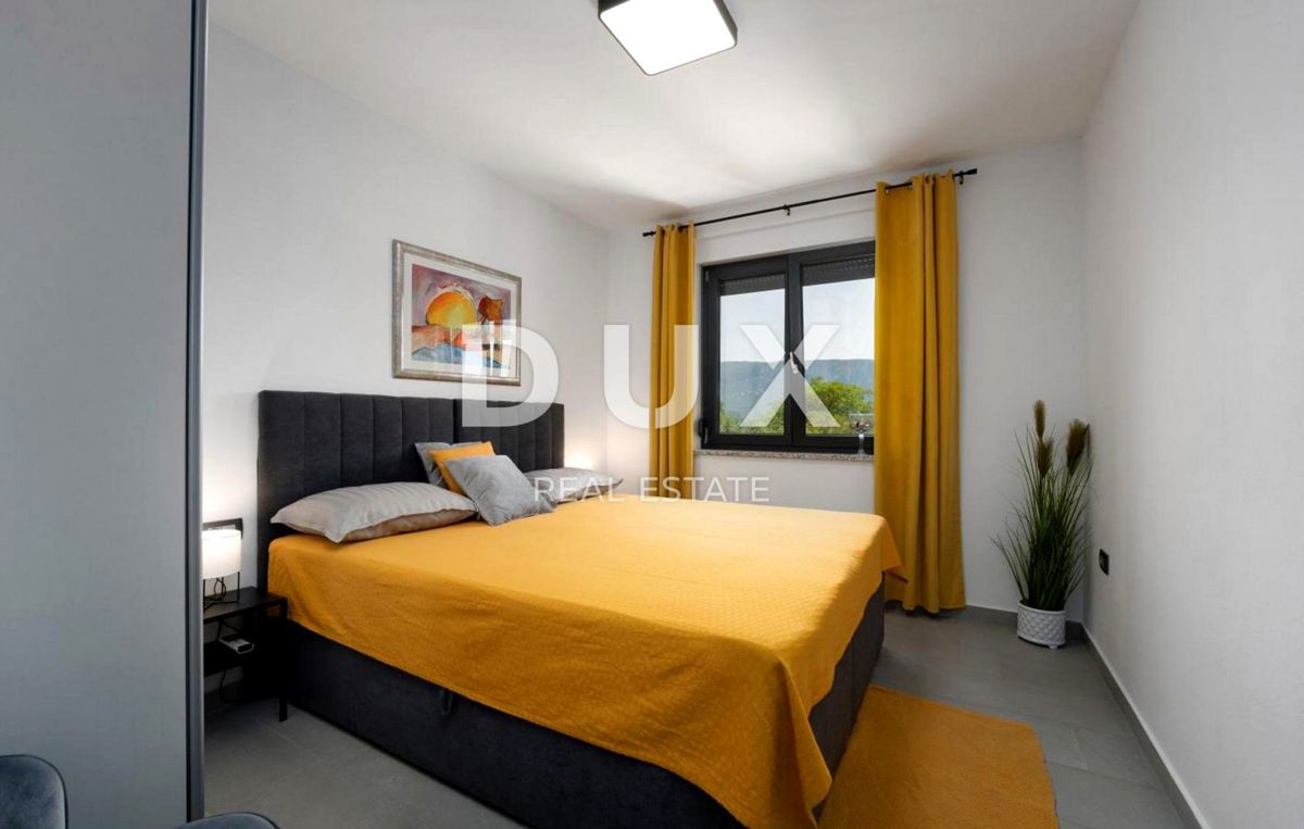 ISTRIA, LABIN - Casa con piscina ai margini del villaggio