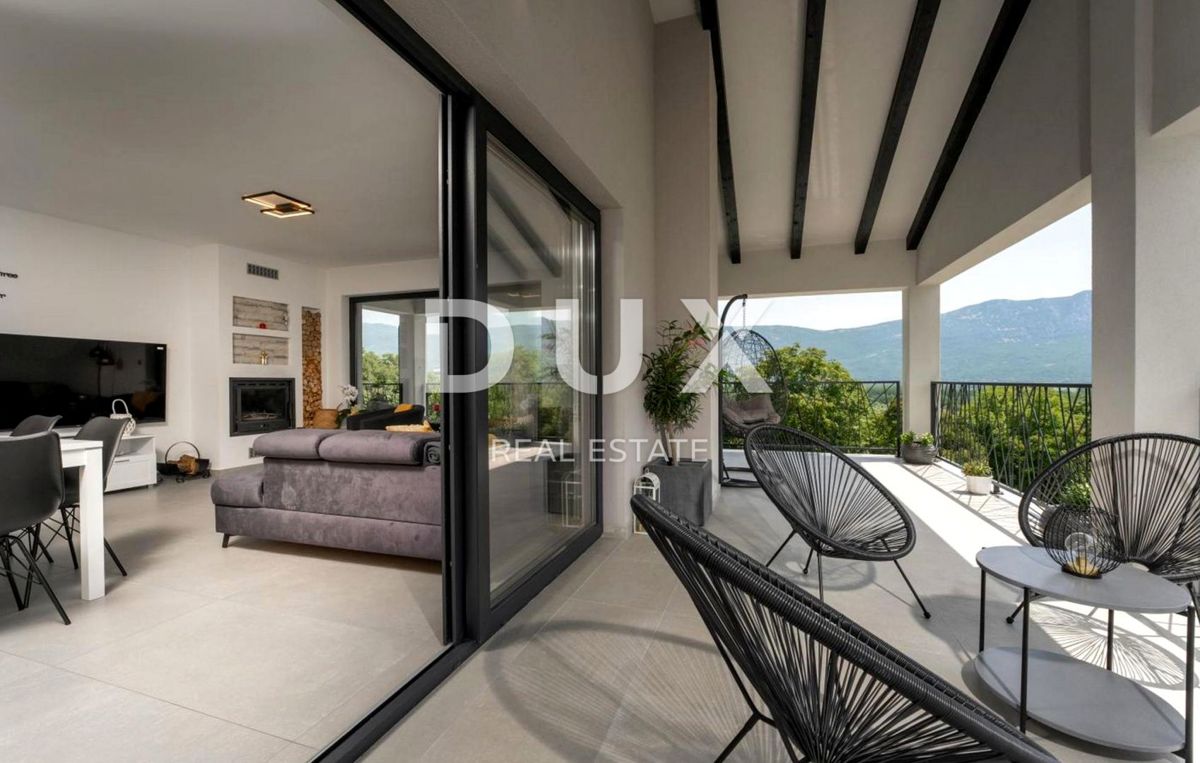 ISTRIA, LABIN - Casa con piscina ai margini del villaggio