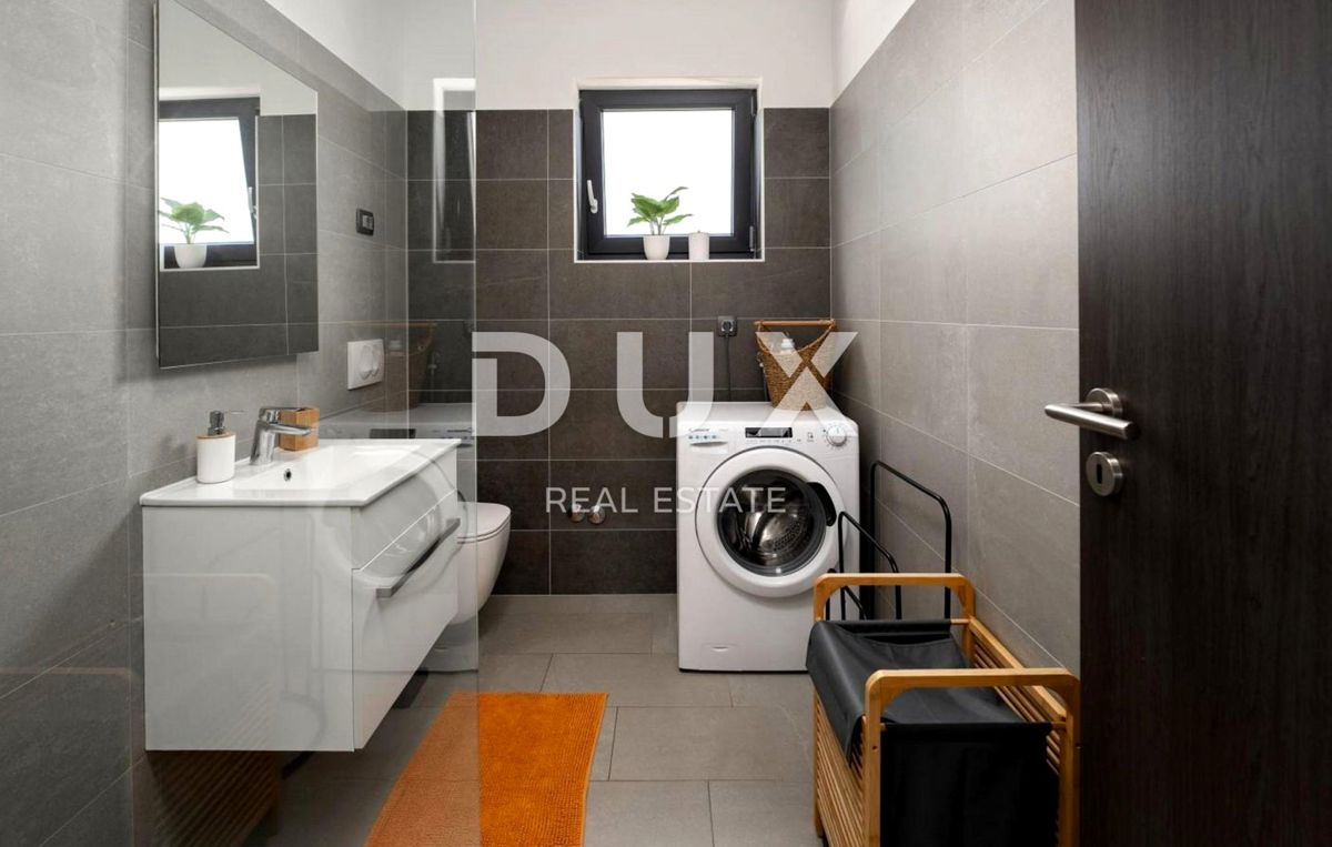 ISTRIA, LABIN - Casa con piscina ai margini del villaggio