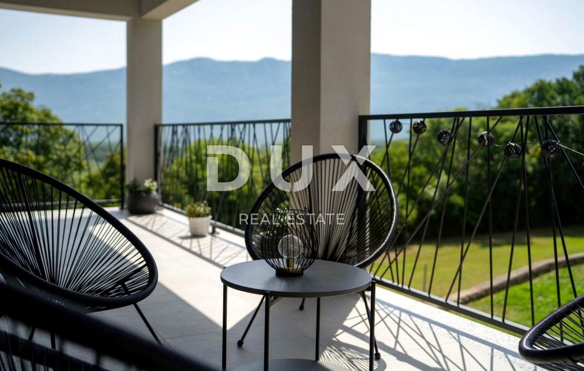 ISTRIA, LABIN - Casa con piscina ai margini del villaggio