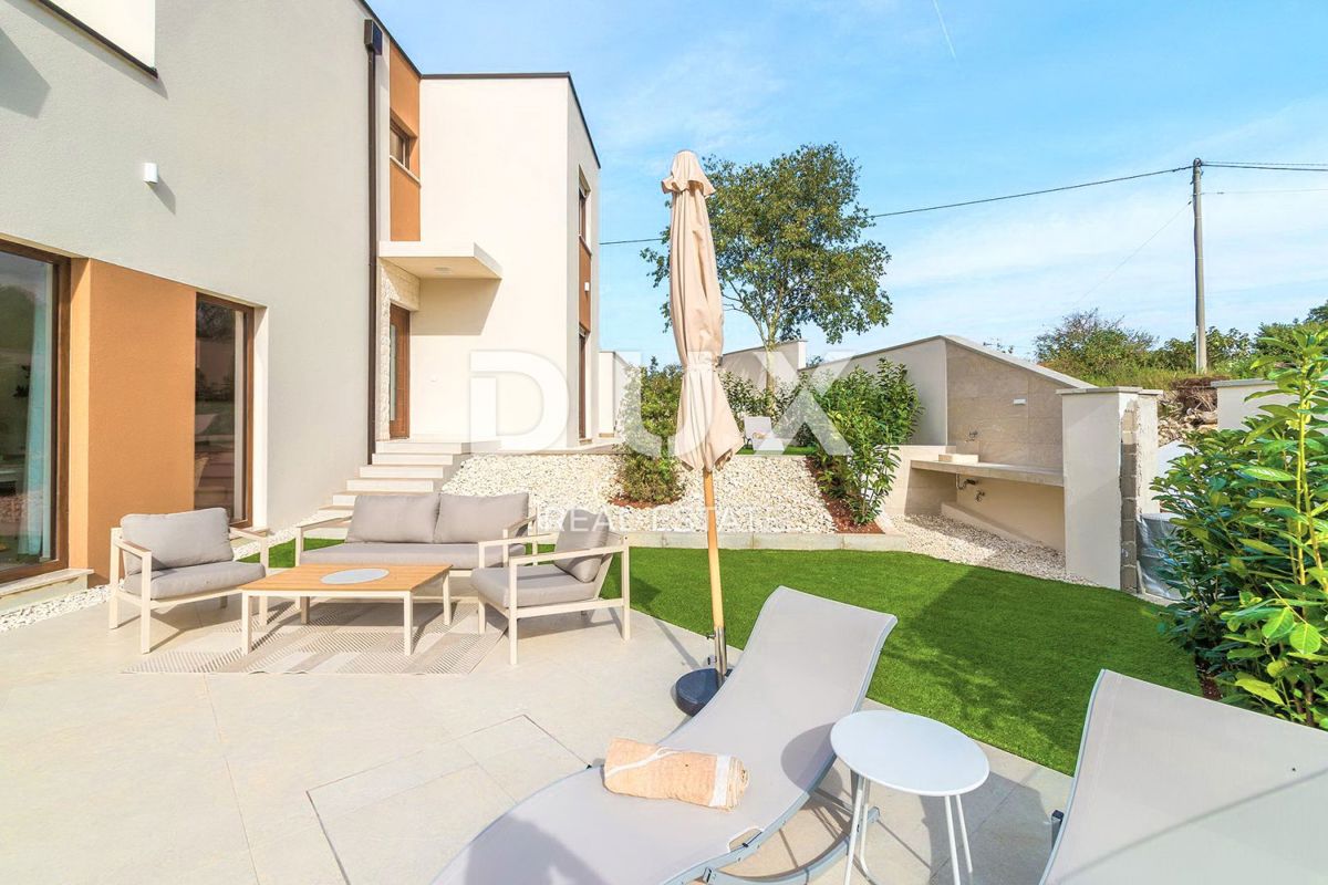 ISTRIA, SVETVINČENAT - Casa moderna con piscina