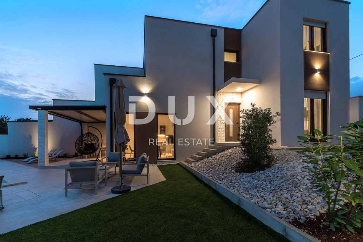 ISTRIA, SVETVINČENAT - Casa moderna con piscina