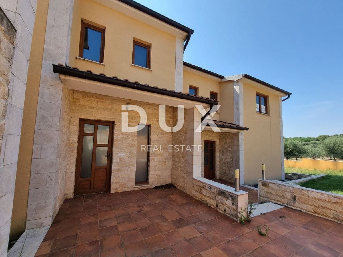 ISTRIA, POREČ (DINTORNI) Casa in alta roh bau con vista mare