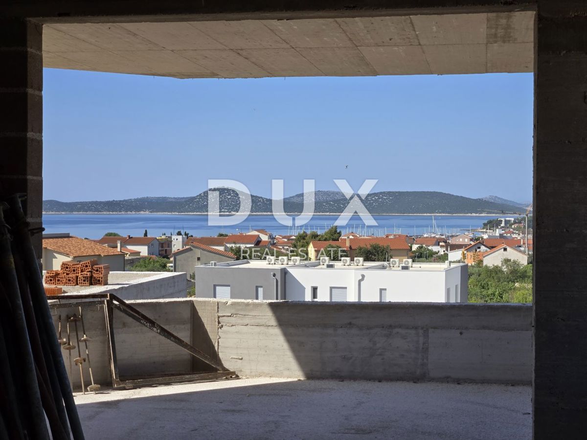 SEBENICO, VODICE – Attico con vista panoramica sul mare, lusso che respira libertà e luce