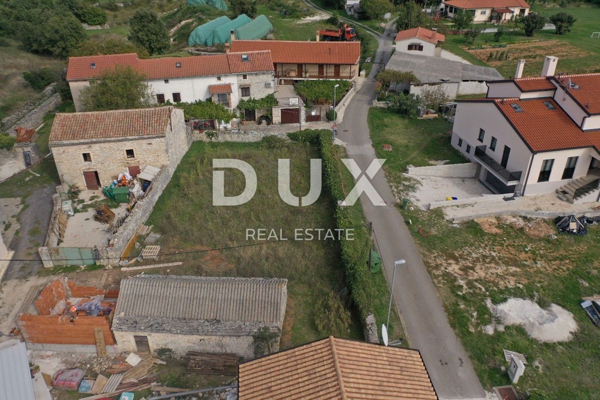 ISTRIA, KANFANAR - Terreno edificabile con edificio in pietra