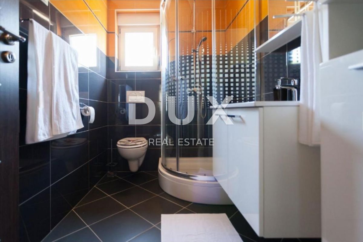 ISOLA DI KRK, KLIMNO - appartamento in villa 61m2, soggiorno + 2 camere da letto, piano terra, con splendida vista sul mare e piscina + superficie 110m2 - S1