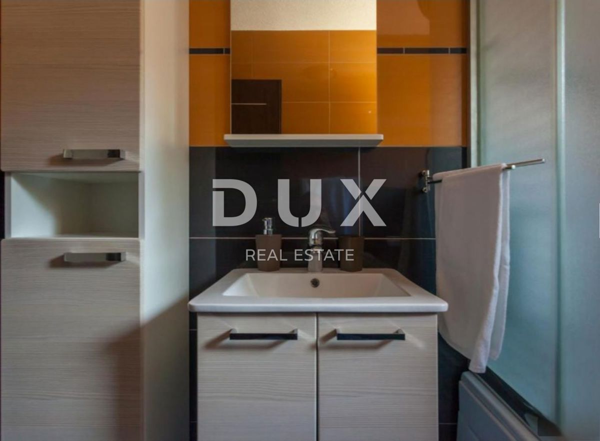 ISOLA DI KRK, KLIMNO - appartamento in villa 61m2, soggiorno + 2 camere da letto, piano terra, con splendida vista sul mare e piscina + superficie 110m2 - S1