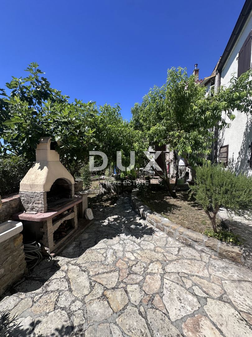 ISTRIA, MONTONA - Casa nel centro di Montona con una bellissima vista 