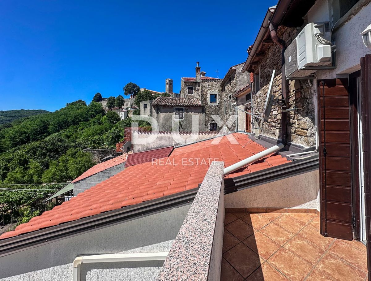 ISTRIA, MONTONA - Casa nel centro di Montona con una bellissima vista 