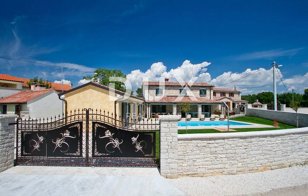 ISTRIA, LOVREČ, DINTORNI - Perfetta villa in pietra con piscina e due edifici ausiliari