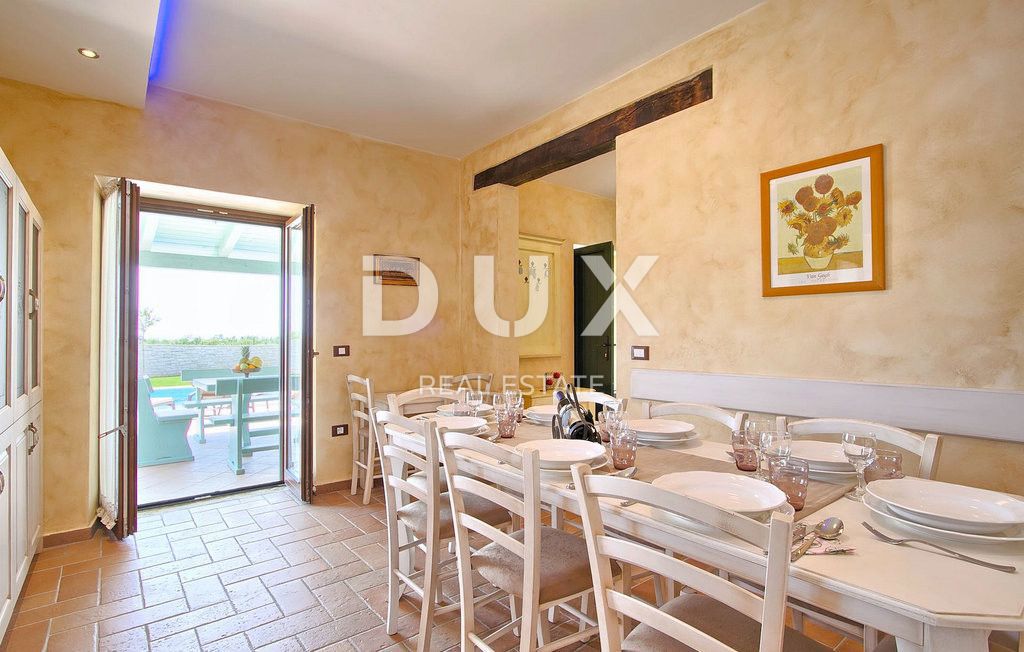 ISTRIA, LOVREČ, DINTORNI - Perfetta villa in pietra con piscina e due edifici ausiliari