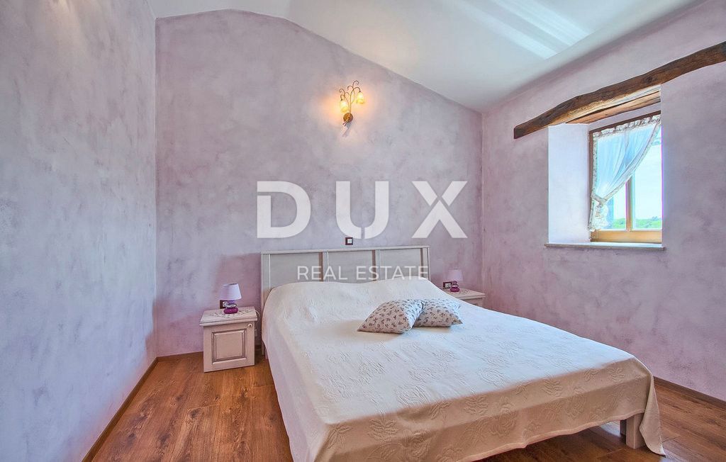 ISTRIA, LOVREČ, DINTORNI - Perfetta villa in pietra con piscina e due edifici ausiliari