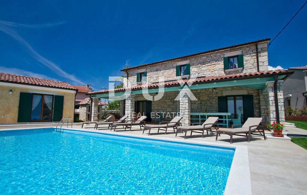 ISTRIA, LOVREČ, DINTORNI - Perfetta villa in pietra con piscina e due edifici ausiliari