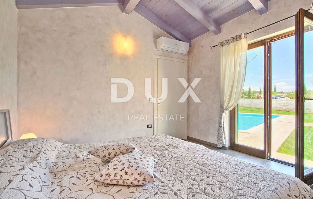 ISTRIA, LOVREČ, DINTORNI - Perfetta villa in pietra con piscina e due edifici ausiliari