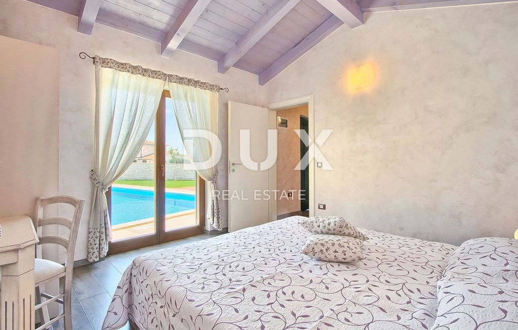 ISTRIA, LOVREČ, DINTORNI - Perfetta villa in pietra con piscina e due edifici ausiliari