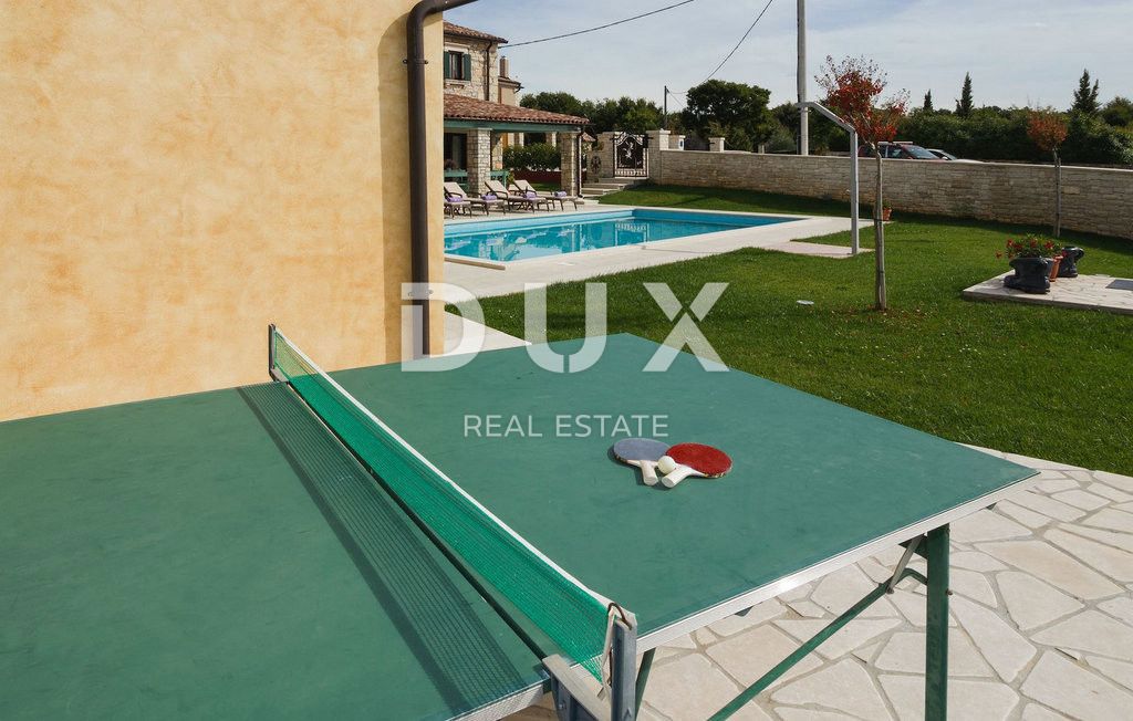 ISTRIA, LOVREČ, DINTORNI - Perfetta villa in pietra con piscina e due edifici ausiliari