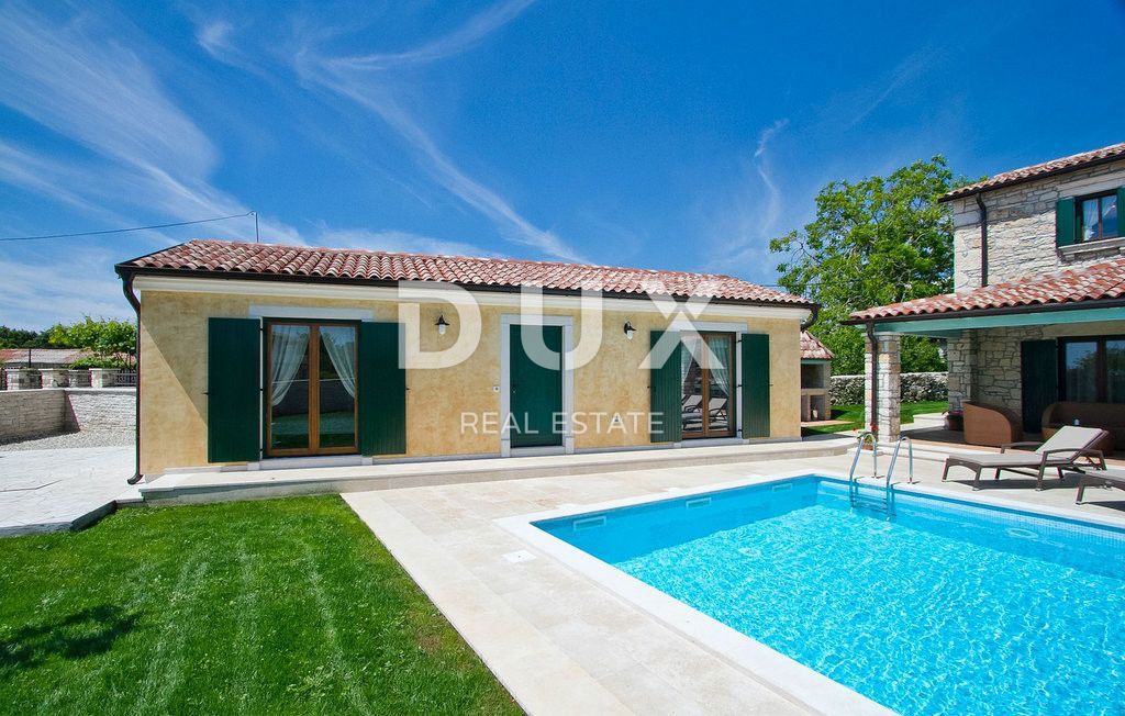 ISTRIA, LOVREČ, DINTORNI - Perfetta villa in pietra con piscina e due edifici ausiliari