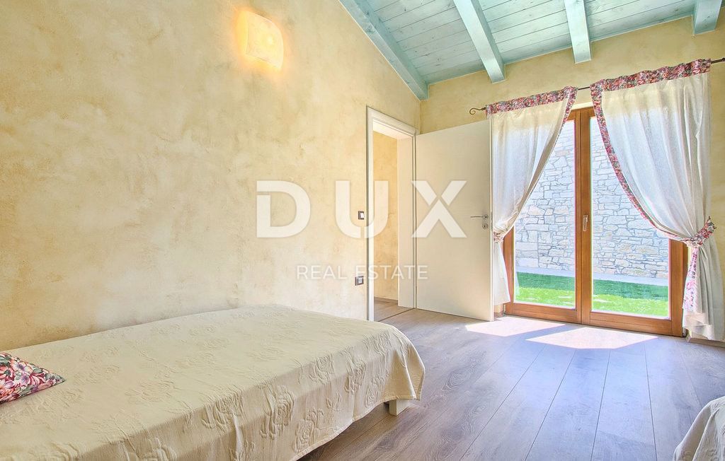 ISTRIA, LOVREČ, DINTORNI - Perfetta villa in pietra con piscina e due edifici ausiliari