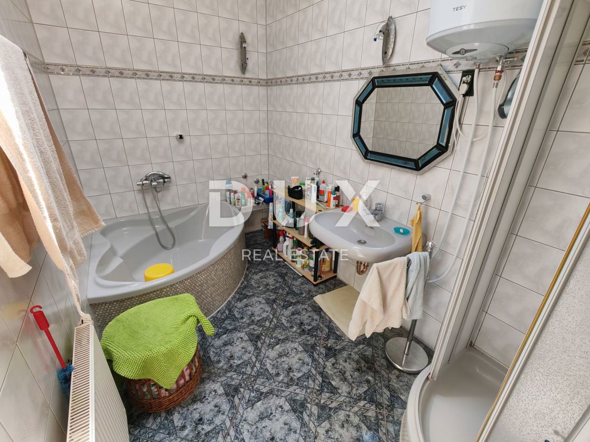 ZADAR, SUKOŠAN - Spazioso appartamento arredato con vista mare vicino al centro!