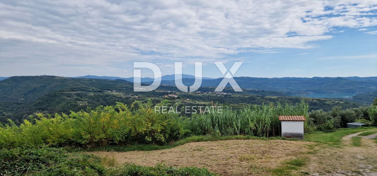 ISTRIA, MONTONA - Il Paradiso di Montona - una tenuta con vista su Butoniga, Učka e la foresta di tartufi