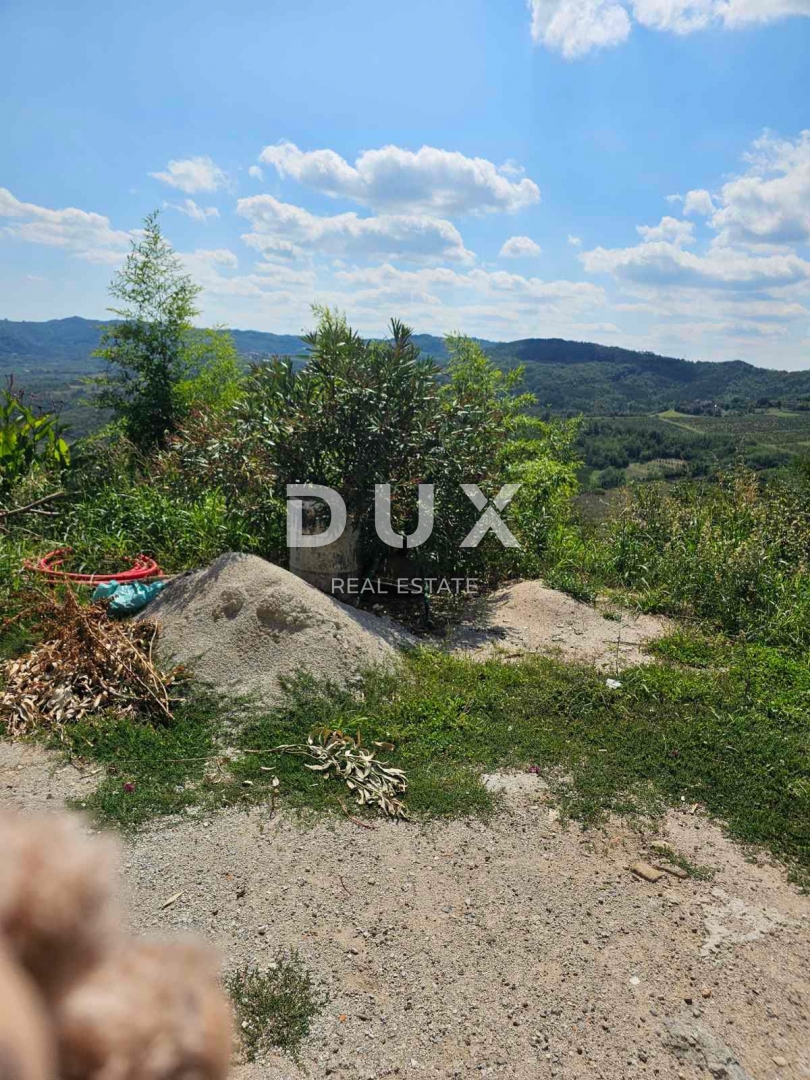 ISTRIA, MONTONA - Autentica opportunità nel cuore di Montona - una casa in pietra con giardino e vista mozzafiato