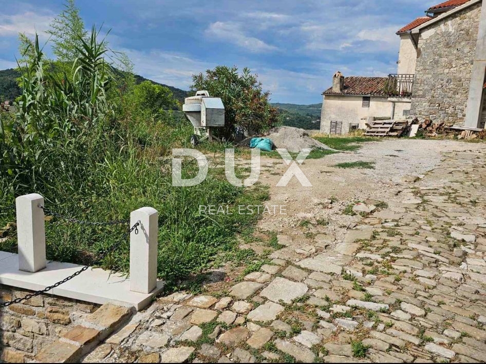 ISTRIA, MONTONA - Autentica opportunità nel cuore di Montona - una casa in pietra con giardino e vista mozzafiato