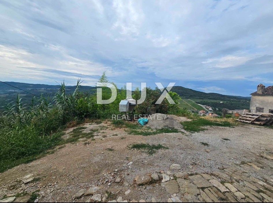 ISTRIA, MONTONA - Autentica opportunità nel cuore di Montona - una casa in pietra con giardino e vista mozzafiato