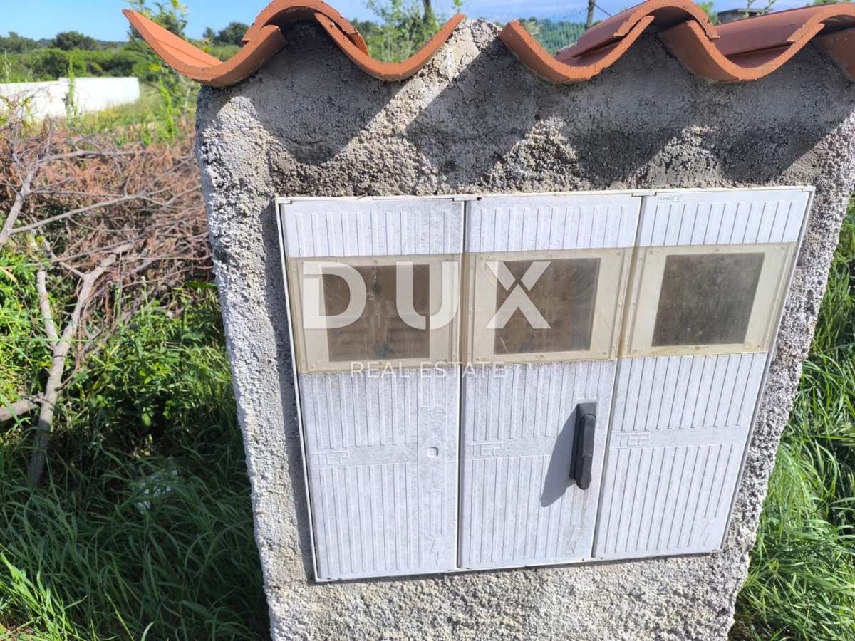 ISTRIA, BANJOLE - Terreno con permesso di costruzione per una villa con piscina